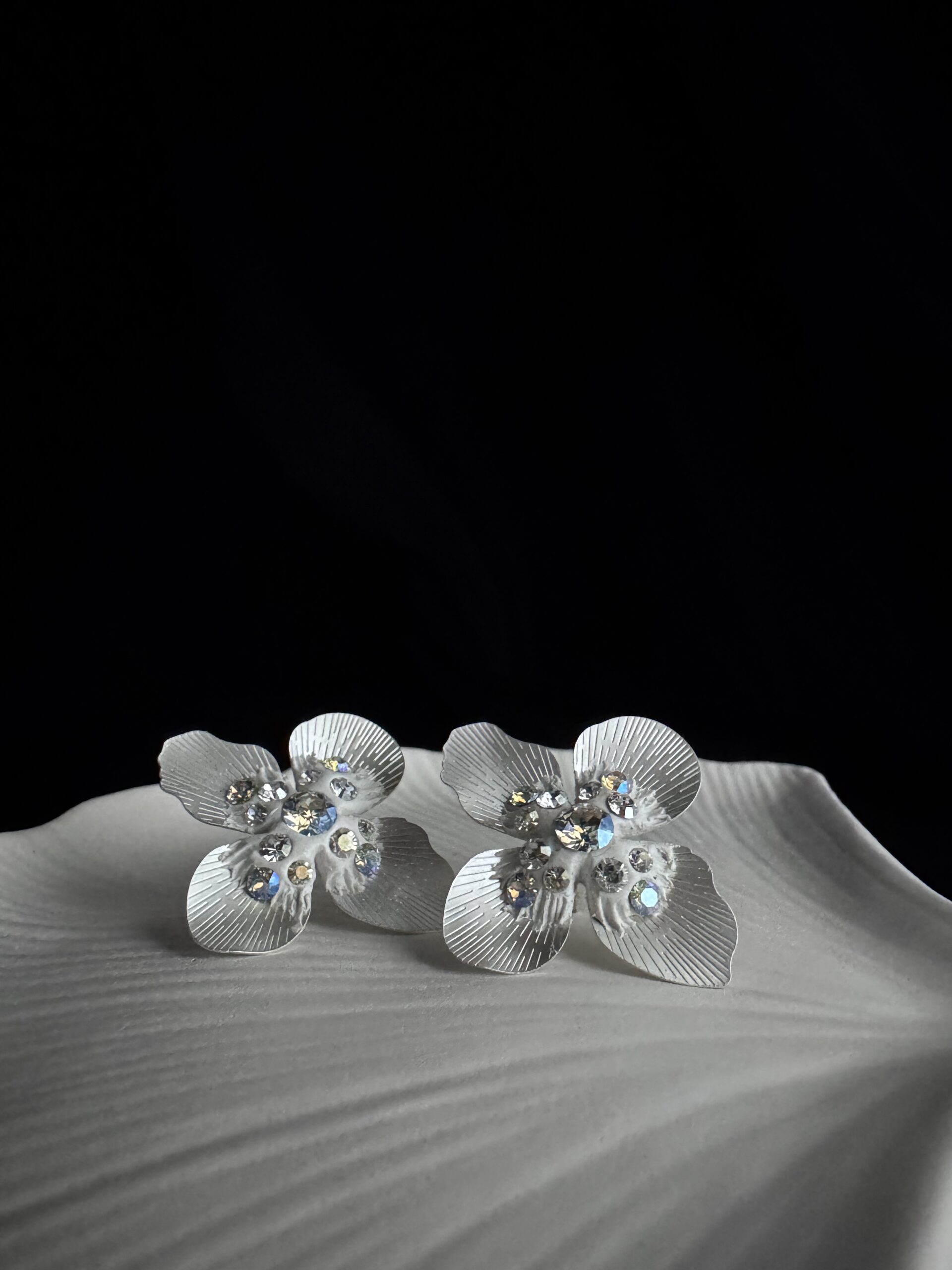 Auskarai| Balta orchidėja - Image 2